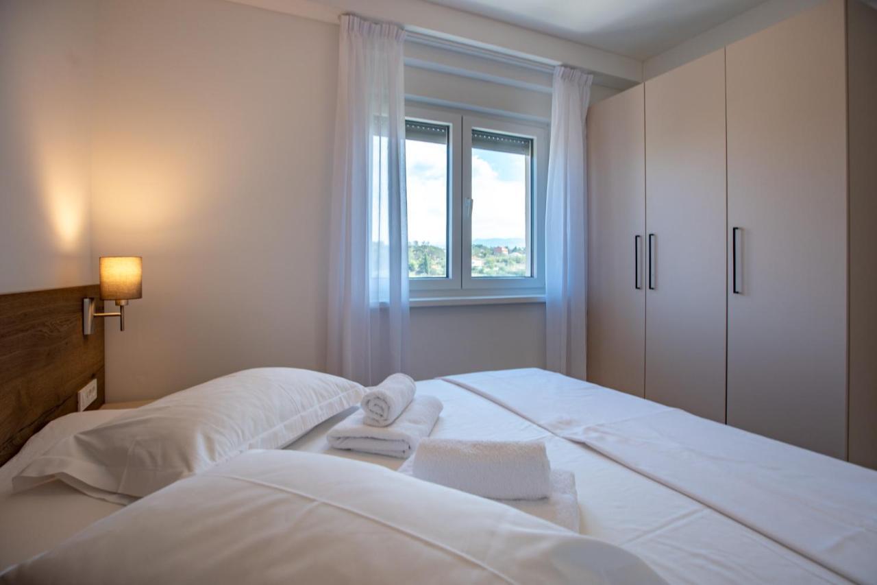 B&M Rab-Lopar Aparthotel Eksteriør bilde