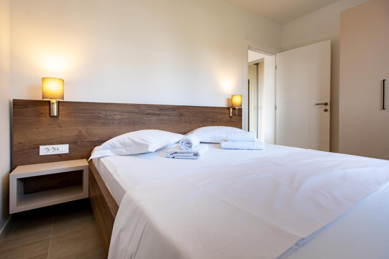 B&M Rab-Lopar Aparthotel Eksteriør bilde